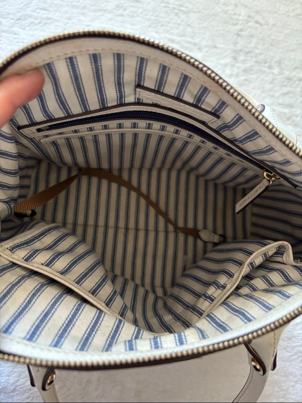 Dooney and Bourke Women’s Two-Tone Woven Satchel - Cream & Tan- great for Spring - Picture 10 of 13